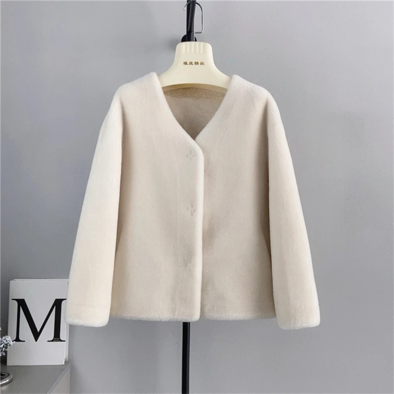 2024 Autumn and Winter New Female Sheep Shearling Short Coat Women Lamb Wool Warm Solid Color Jacket PT4124