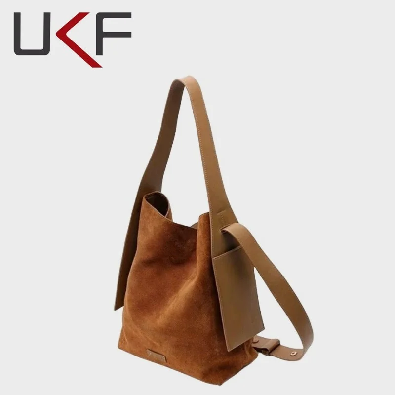 UKF Original Bucket Bag Light Luxury Women's Shoulder Bag Personality Design Large Capacity Portable Tote Bag Commuter Bag Bolas