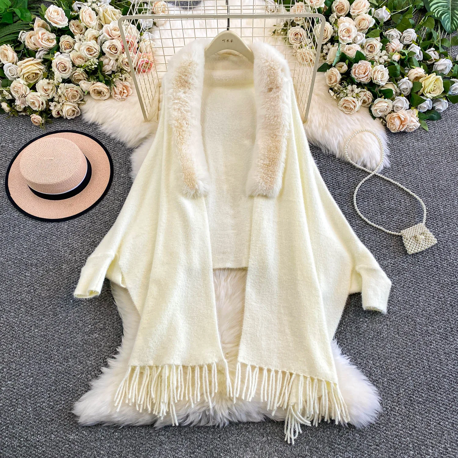 

Женское зимнее пальто с меховыми кисточками, куртки, женский шарф, шаль, модный флисовый теплый кардиган, топы с открытым тичом, праздничные вечерние топы с рукавами «летучая мышь»