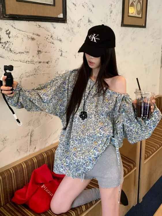 قميص نسائي كوري كلاسيكي مطبوع عليه زهور مكشوف الأكتاف فضفاض بأكمام طويلة قميص تنحيف أوائل الخريف بلوزة غير رسمية بأكمام فقاعية