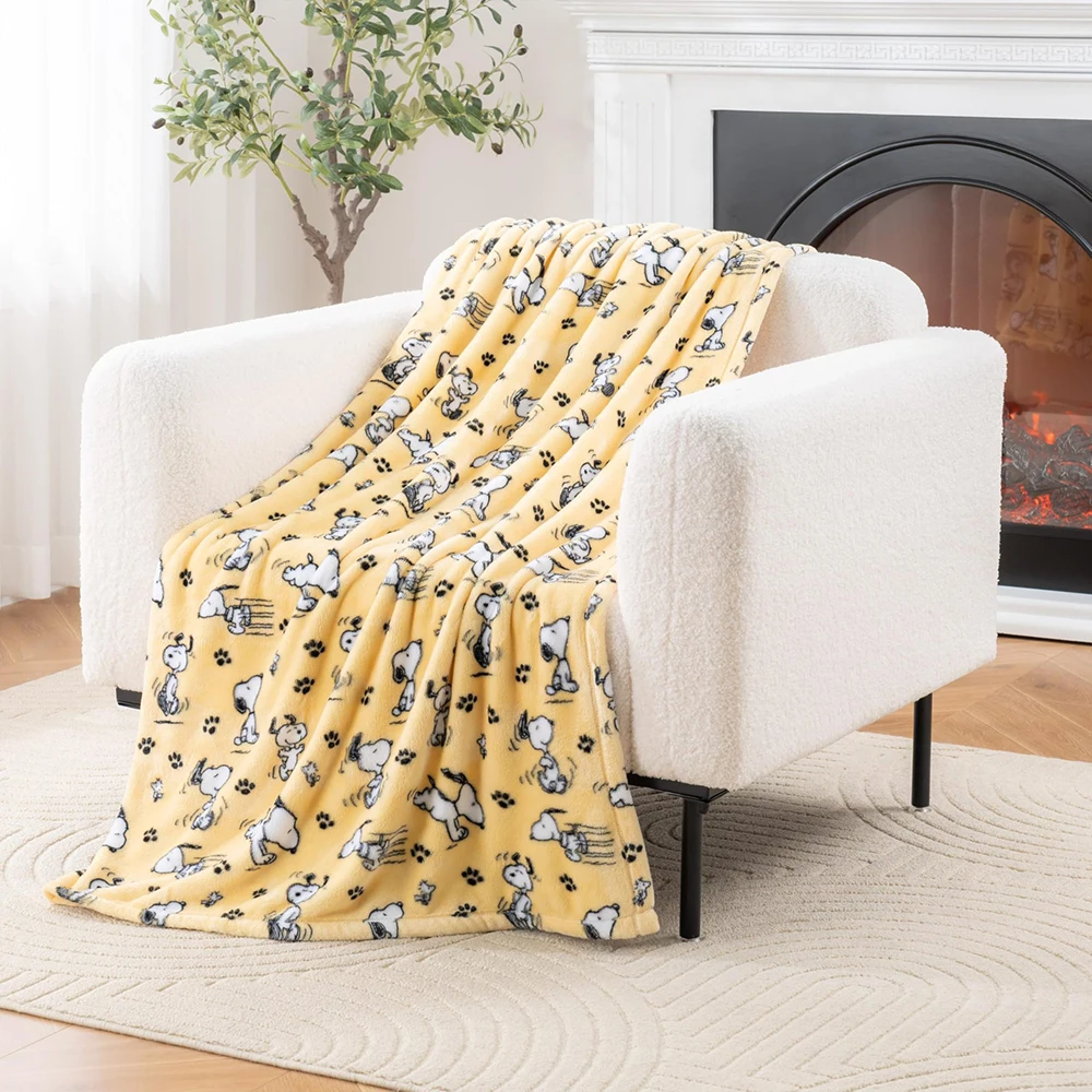 Kawaii Snoopy Peanuts Flannel Throw Blanket Plaid Cartoon Dog Printed Cozy Warm Blanket for Sofa Bed All Season Bedding Camping