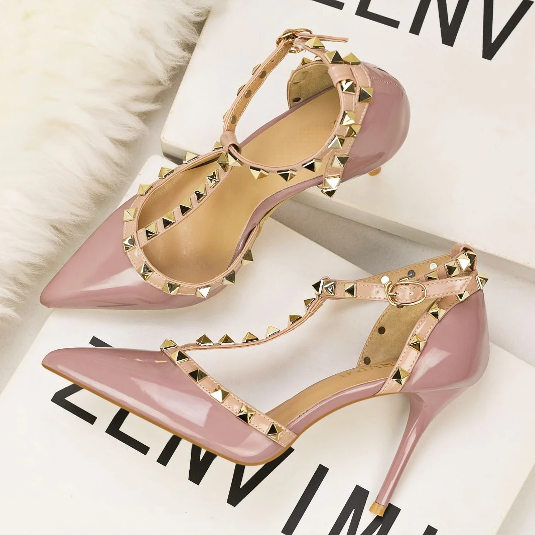 Rivet Pointed Toe Brand High Heels Women Fashions Designer Heeled Sandals Female Hollow Red Sexy Fine High Heel Women Pumps