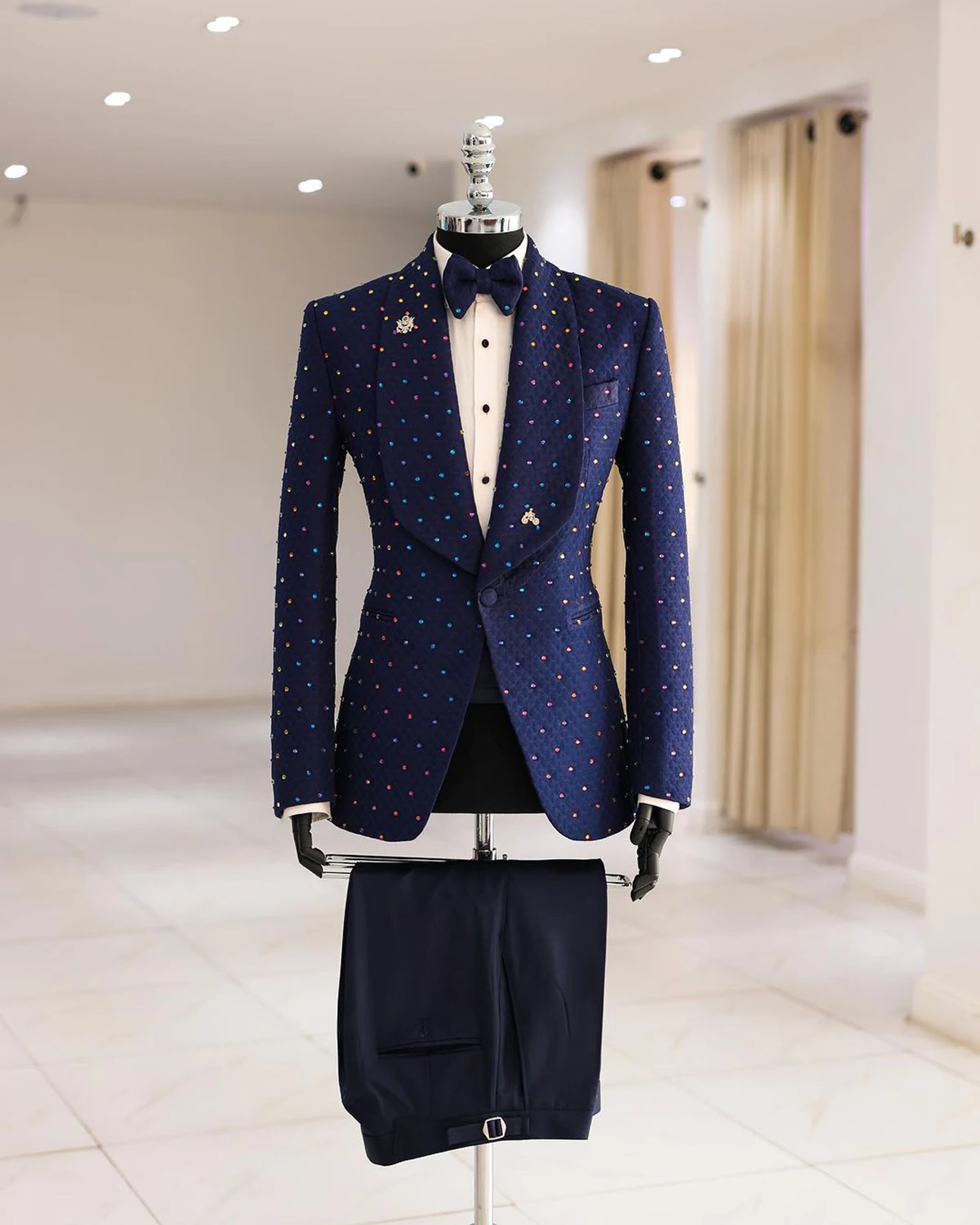 Crystal Beads Wedding Tuxedo Suits 2 Pieces Shawl Lapel Pocket Jacket Customized Groom Suits Party Show Prom Male Outfit