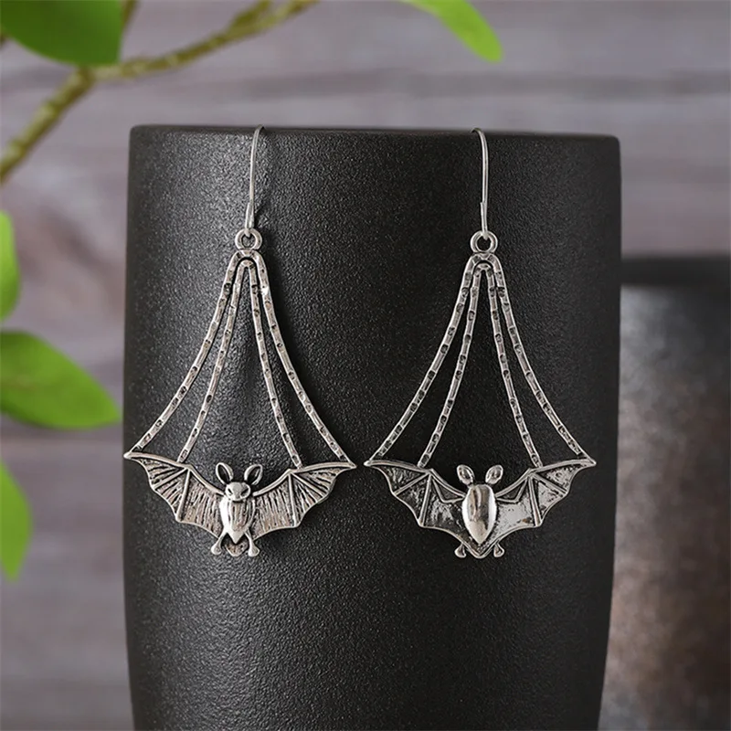 DIY accessories Cross-border fashion exaggerated retro bat earrings personalized hip-hop dark style design sense halloween earri