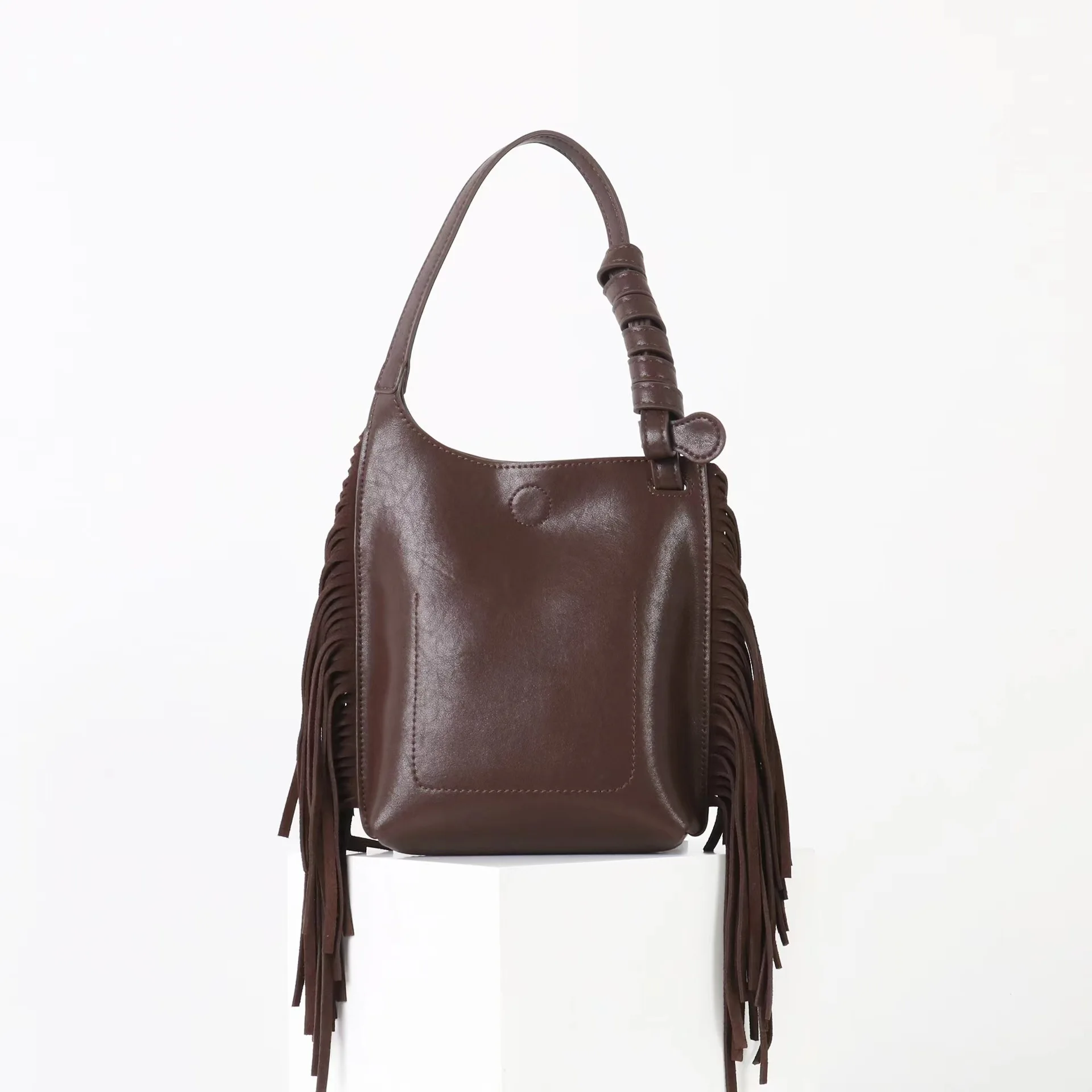 

2026 New fringed soft cowhide crossbody bag vacation style casual envelope bag trendy and light luxury single-shoulder crossbody