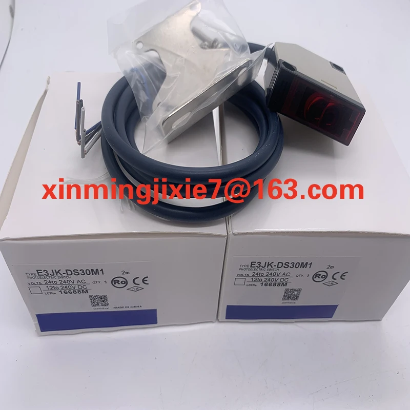 Integrated Circuit  E3JK-TP11-C E3JK-TP12-C E3JK-DS70M1 E3JK-DS70M2  Original pair-type photoelectric sensor