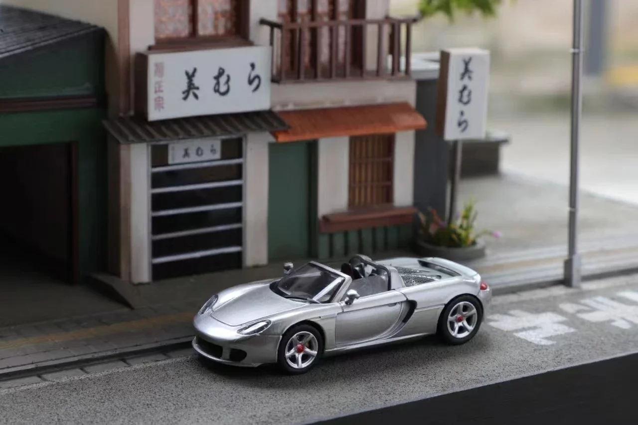 

Funny Model 1:64 Car GT Black Gray White limited599 Model Car