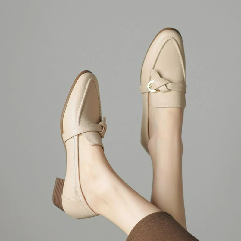 

Размеры 34-42. Модные женские туфли на низком каблуке. Весенние повседневные туфли-лоферы из натуральной кожи с круглым носком. Женские туфли на каблуке BR04.