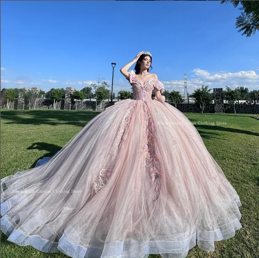 

Розовые Бальные платья принцессы, платье для Quinceanera, блестящее платье без бретелек, украшенное бисером, женское пончо со шлейфом, 2024