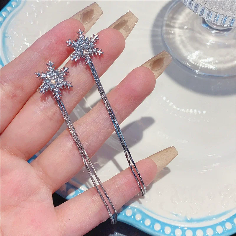 أقراط متدلية فضية اللون على شكل ندفة الثلج سلسلة معدنية أنيقة شرابة طويلة متدلية للنساء مجوهرات عصرية هدية عيد الميلاد #4