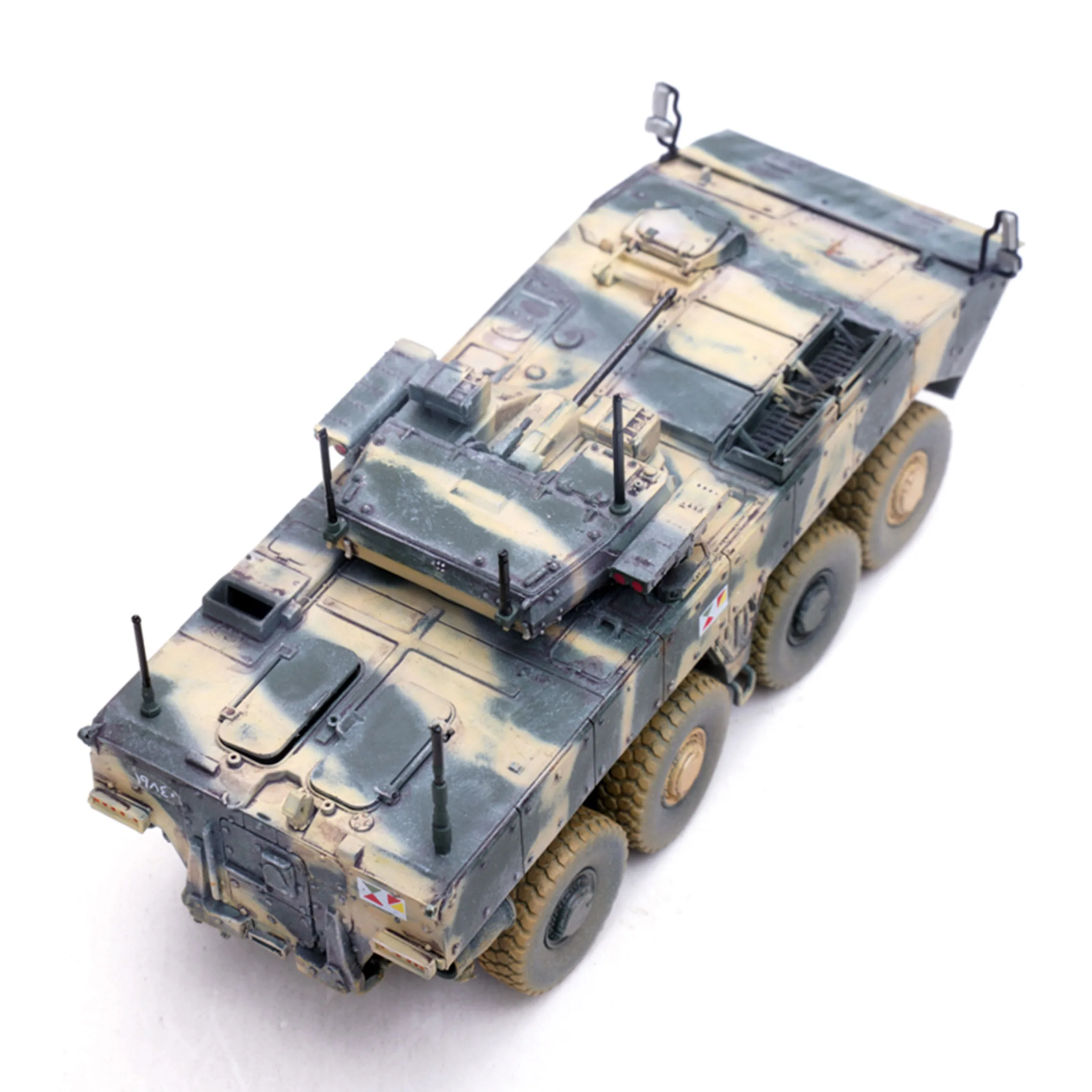 1: 72 12221PC Russian IFV armored vehicle model yellow green camouflage (wheels movable) Finished product model