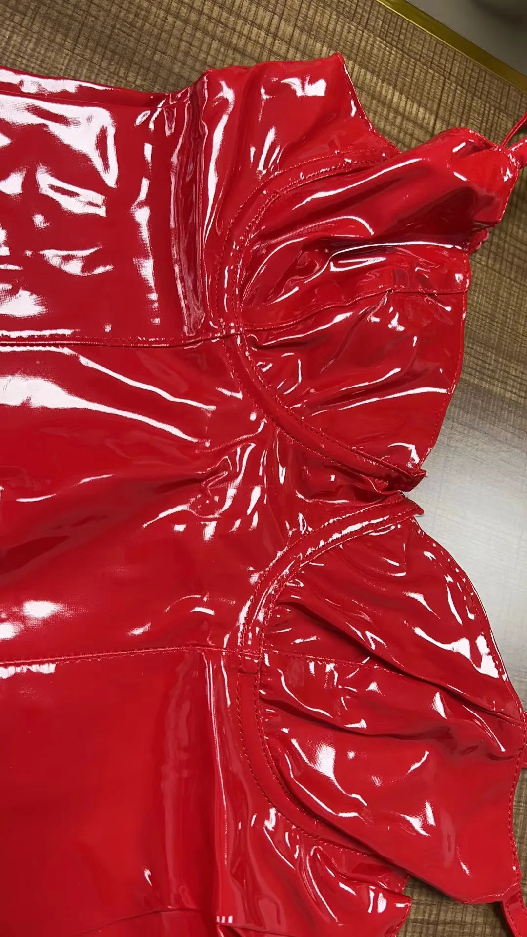 Abiti da donna estivi aderenti in lattice lucido in pelle midi Cami Abiti da donna taglie forti con cinturino per spaghetti senza maniche Abito sexy al ginocchio in PVC