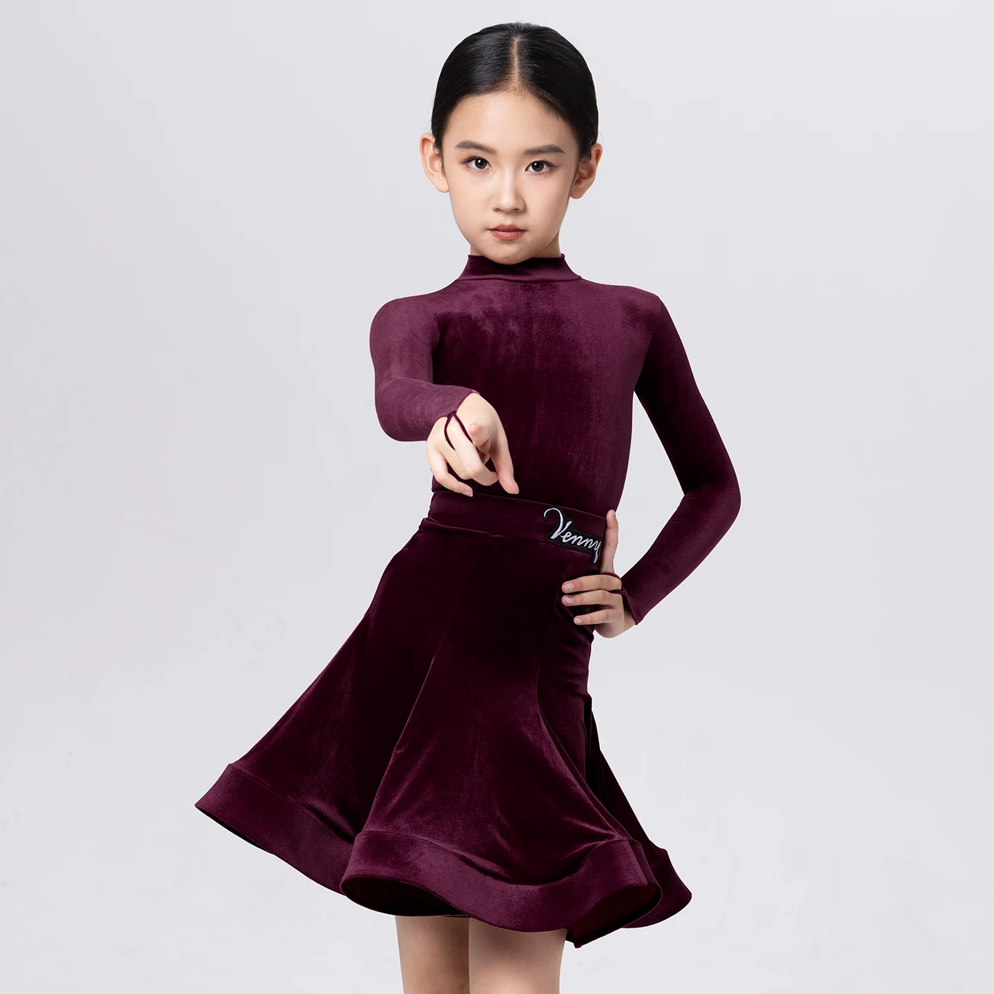 ชุดเต้นลาตินเวนนี่สไตล์สำหรับเด็กผู้หญิง ชุดกำมะหยี่สำหรับการแข่งขันอย่างเป็นทางการ ชุดสำหรับการสอบวัดระดับและการแสดง