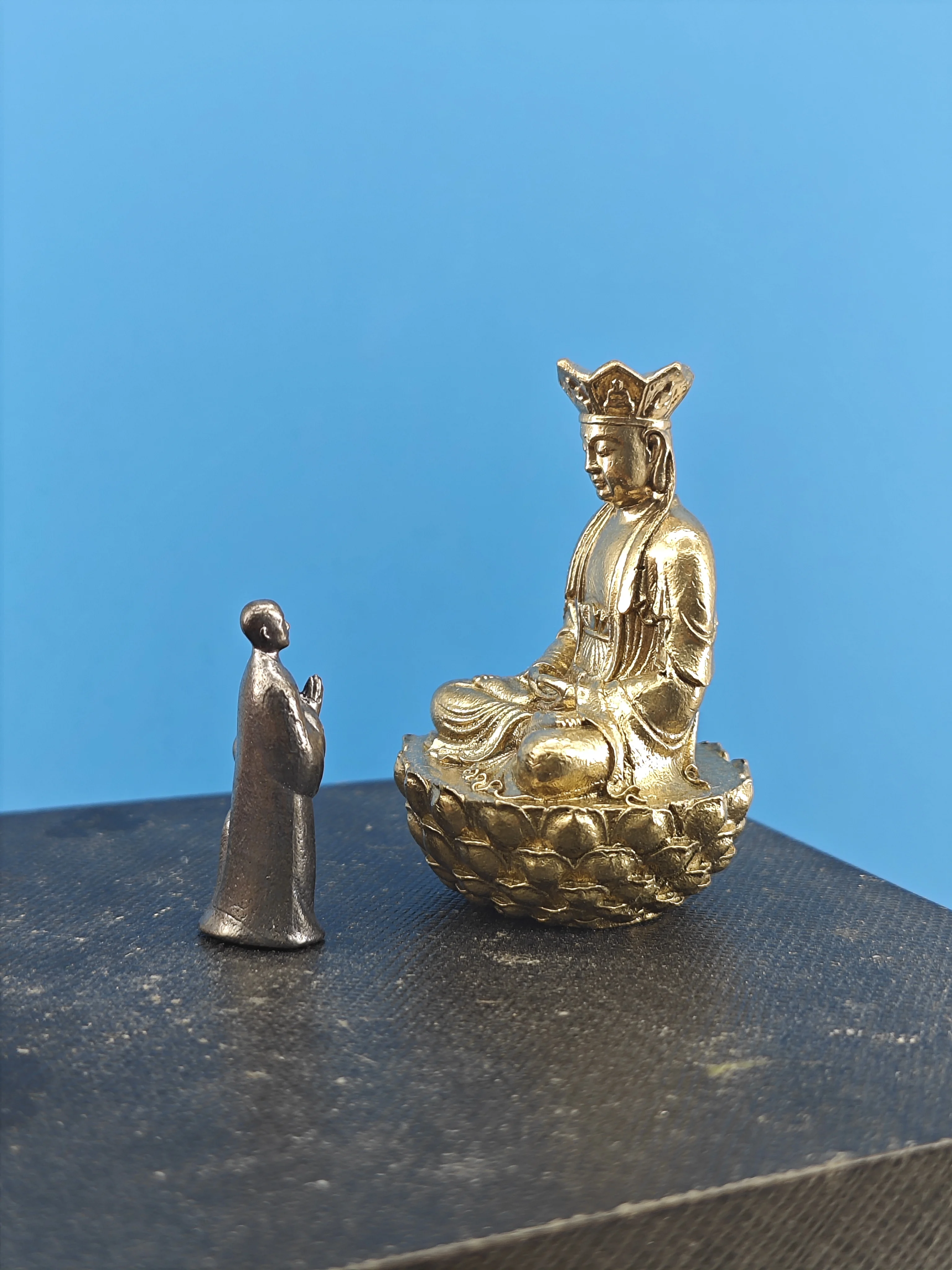 Wishing Little Monk Worshipping Ksitigarbha Bodhisattva Miniature Landscape Ornament with Mini Buddha Statue  Artificial Rockery