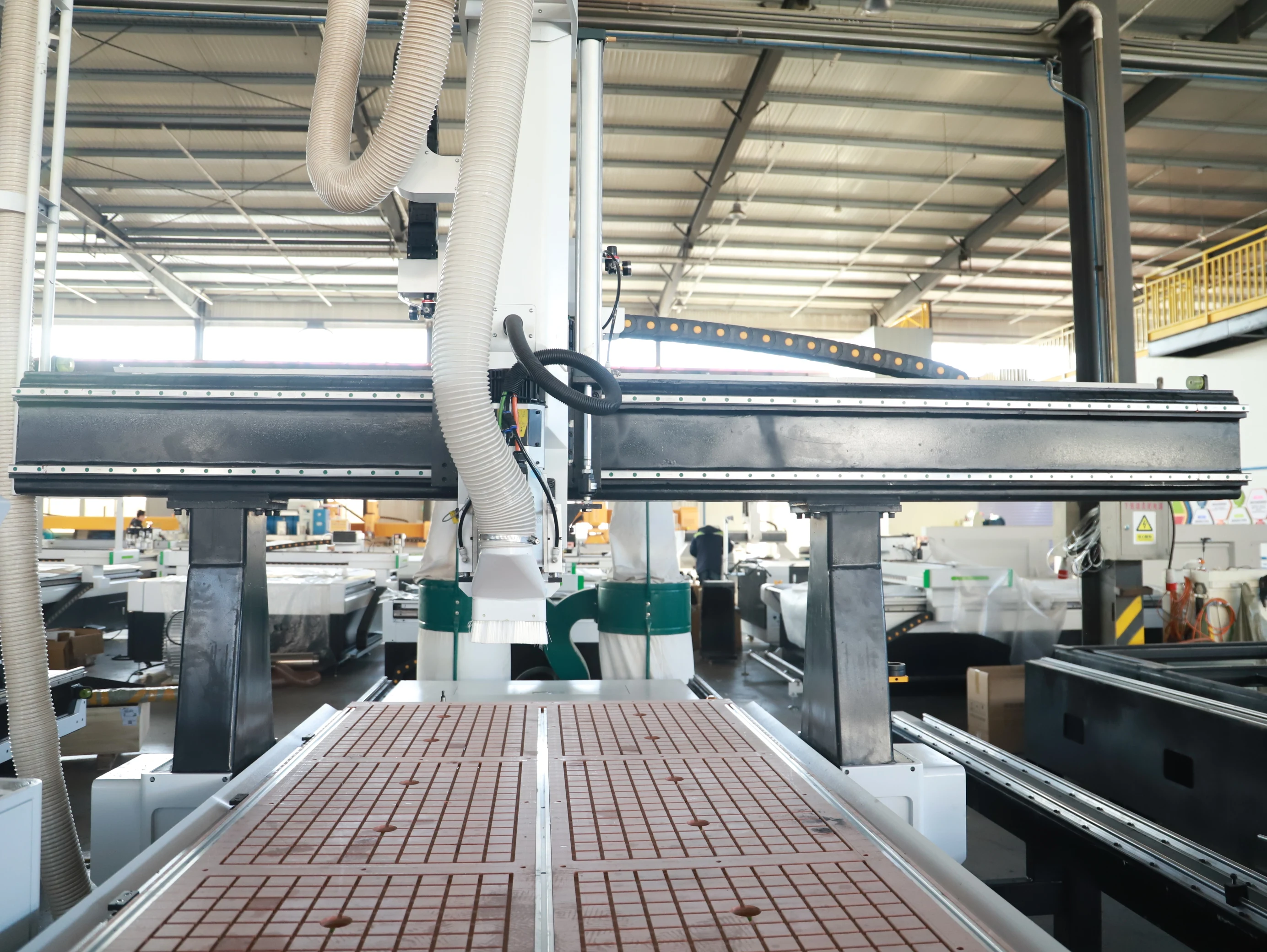 AccTek 4*8ft CNC Router Woodworking Machines 5 Axis 1325 ATC CNC Wood Router for MDF Cutting Wooden Furniture Door Making