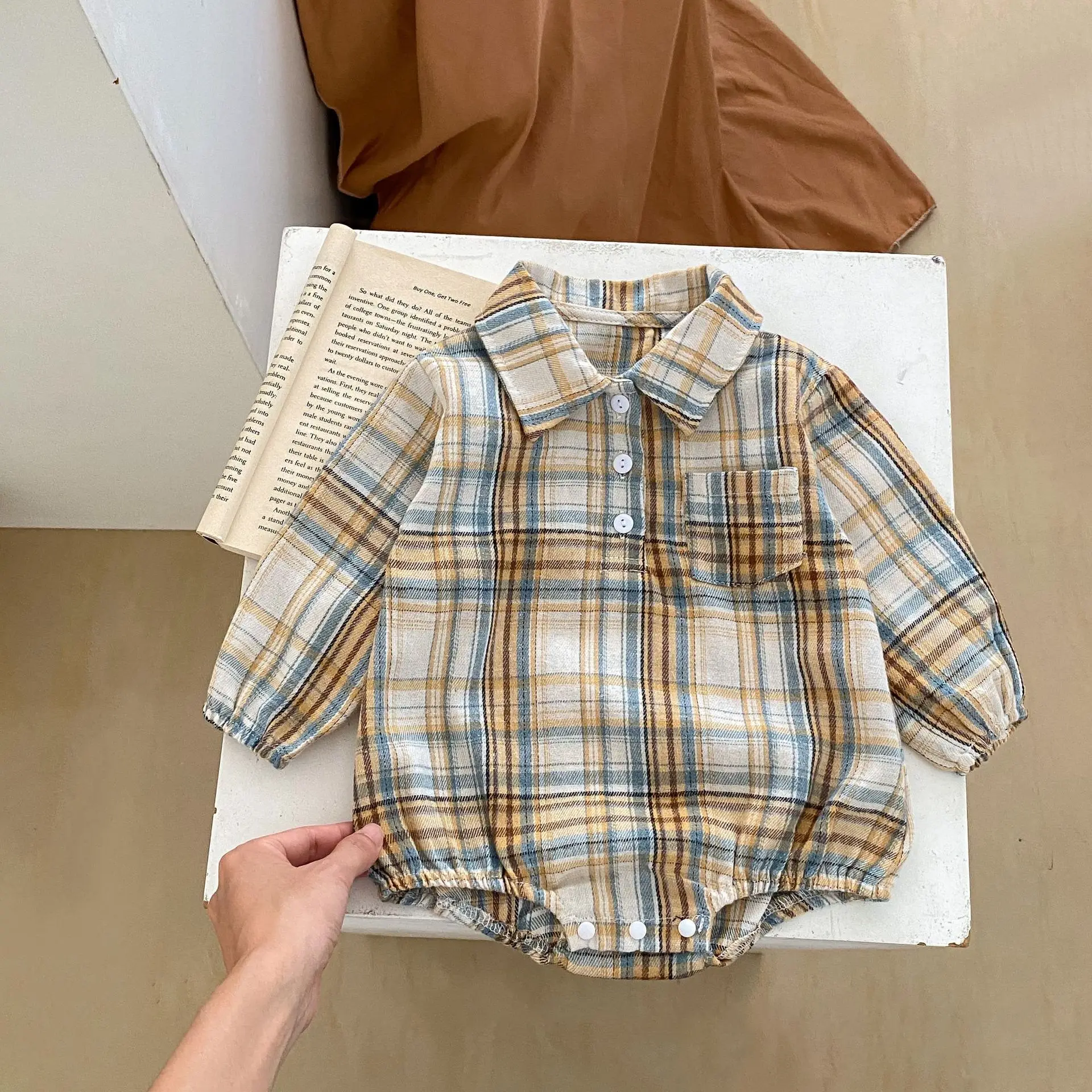 2024 Autumn Outfit Baby Toddler Boys and Girls Brushed Retro Plaid Long Sleeved Jumpsuit Climbing Suit Jumpsuit