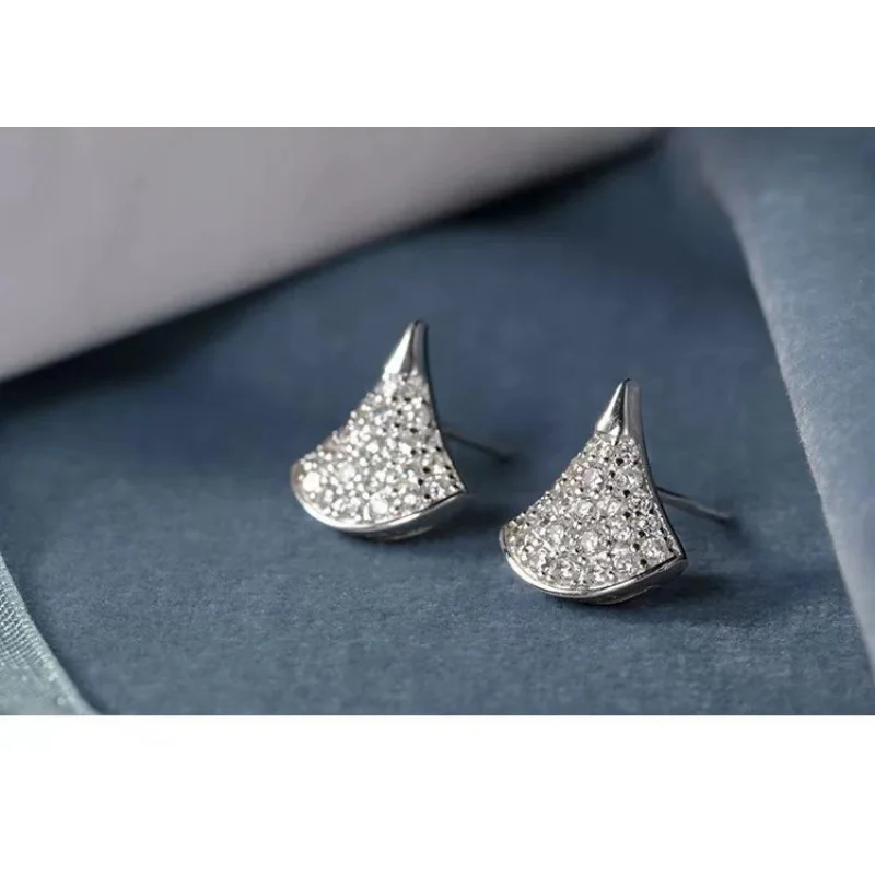 

Минималистичные геометрические мини-серьги-гвоздики из стерлингового серебра с цирконами для женщин: модные, изысканные ювелирные украшения