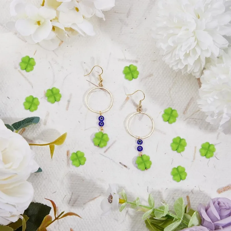 200Pcs Clover Bead Faceted Acrylic Clover Beads St. Patrick\'s Day Shamrock Opaque Acrylic Beads Small Four Leaf Clover Beads