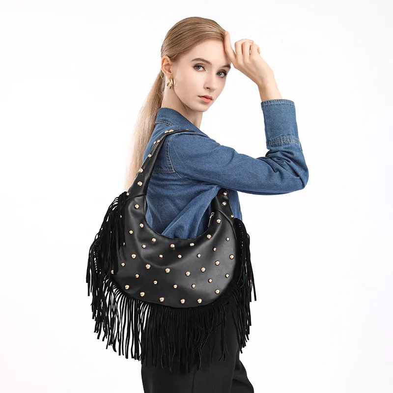 

2025 Autumn Bohemian Vintage Soft Leather Shoulder Bags for Women Fashion Rivet Tassel Designer Female Crossbody Messenger Bag