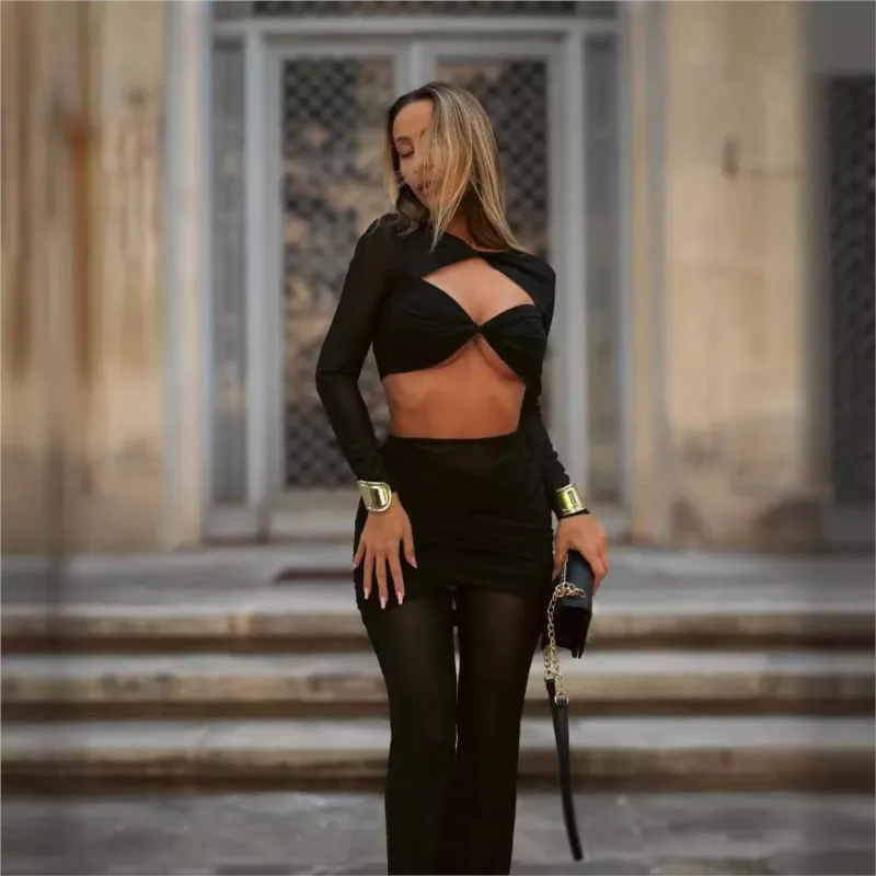 EDGLuLu 2-częściowy zestaw damski: krótki top z dekoltem w serek i długim rękawem + spodnie typu trąbka z wysokim stanem, czarny, prześwitujący komplet z siateczki 1109