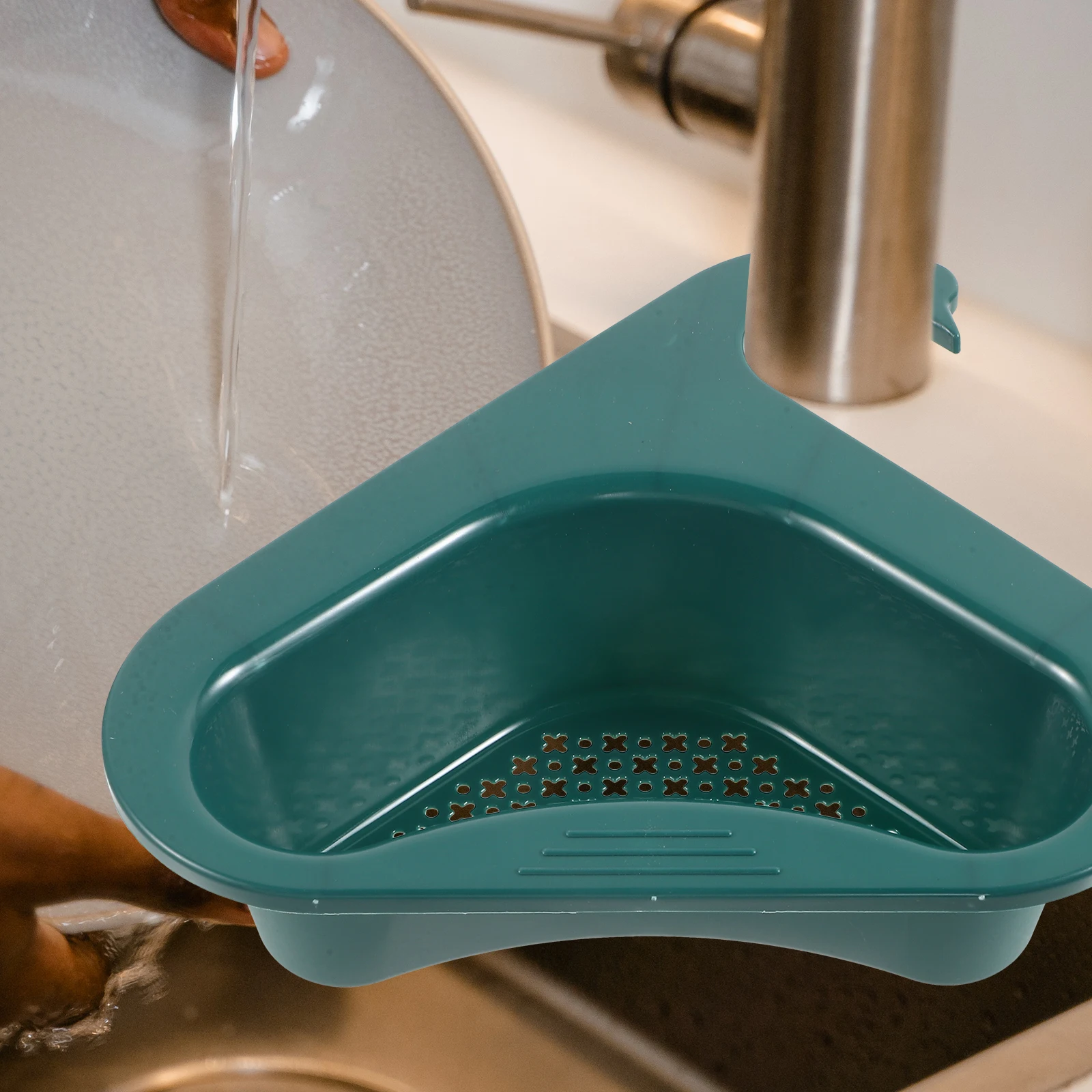 

Triangular Sink Draining Basket Kitchen Storage Sponge Rack Triangular Sink Basket Drainage Holder Fruit Bowl Strainer