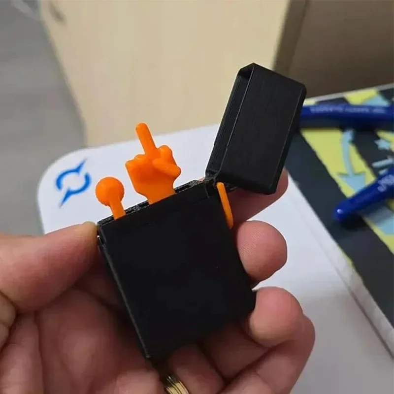 Funny 3D Print Middle Finger Surprise Box, Fake Lighter Prank Model, Desktop Decoration