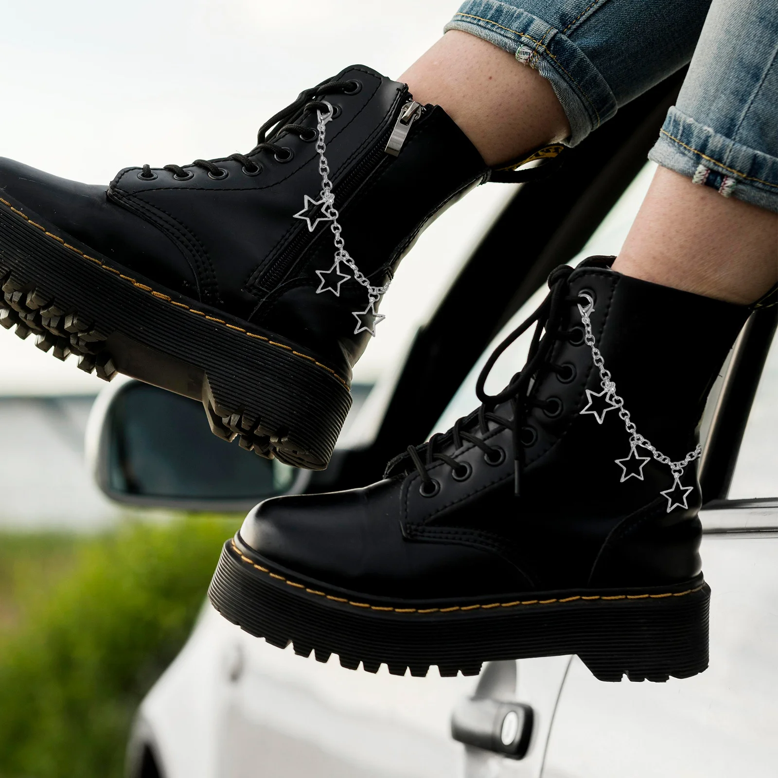 

2Pcs Hollow Star Pendant Zinc Alloy Shoe Chains Boot Jewelry Accessories for Women Men Sneakers Fashion Decorative Charms