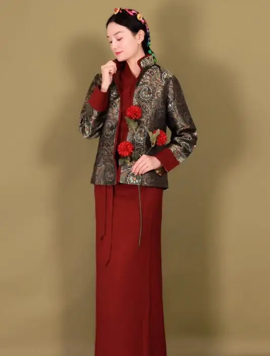 

Chinese Female Tibetan Ethnic Clothing Bola Two Piece Tibetan Robe Set