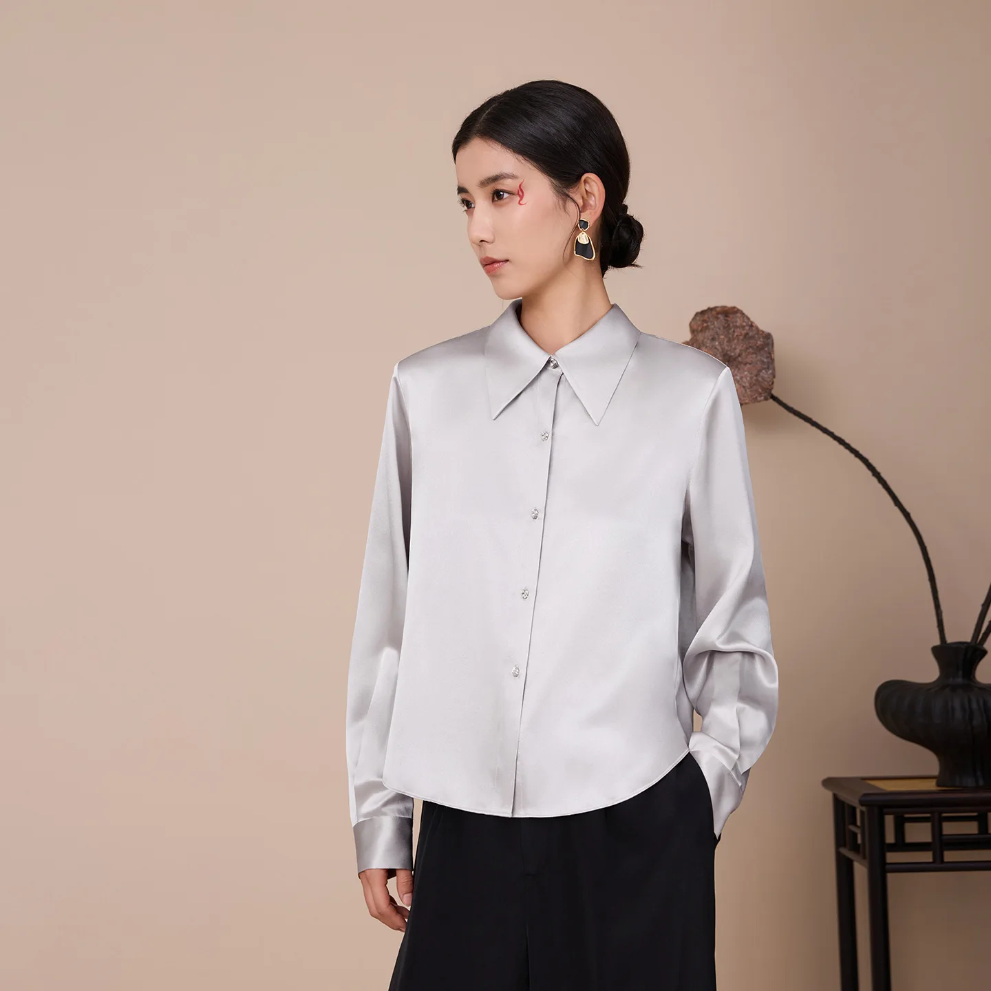 2026 New 22‑Momme Blouse, 6A Grade 100% Mulberry Silk Lapel Collar Long Sleeve Shirt, Loose‑Fit Luxury Elegant Ladies Silk Top