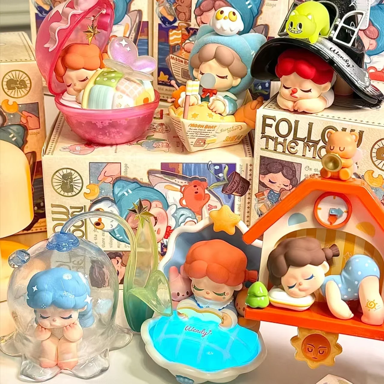 Genuine new product Wendy's fourth generation follows the moon blind box trendy toys figurines dolls cute birthday gifts collect