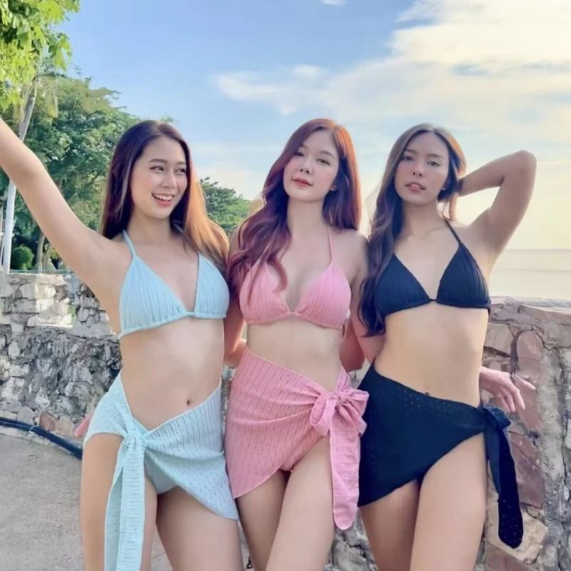 

2025 Solid Color Bikini Three-Piece Set | Sexy Hot Spring Swimsuit for Girls, Trendy Matching Cover-Up & Bottoms