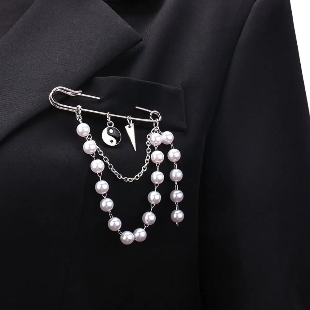 Fashion Pendant Bear Butterfly Brooch Sweater Collar Clip Brooch Jewelry Rhinestone Claw Chain Tassel Cardigan Clip