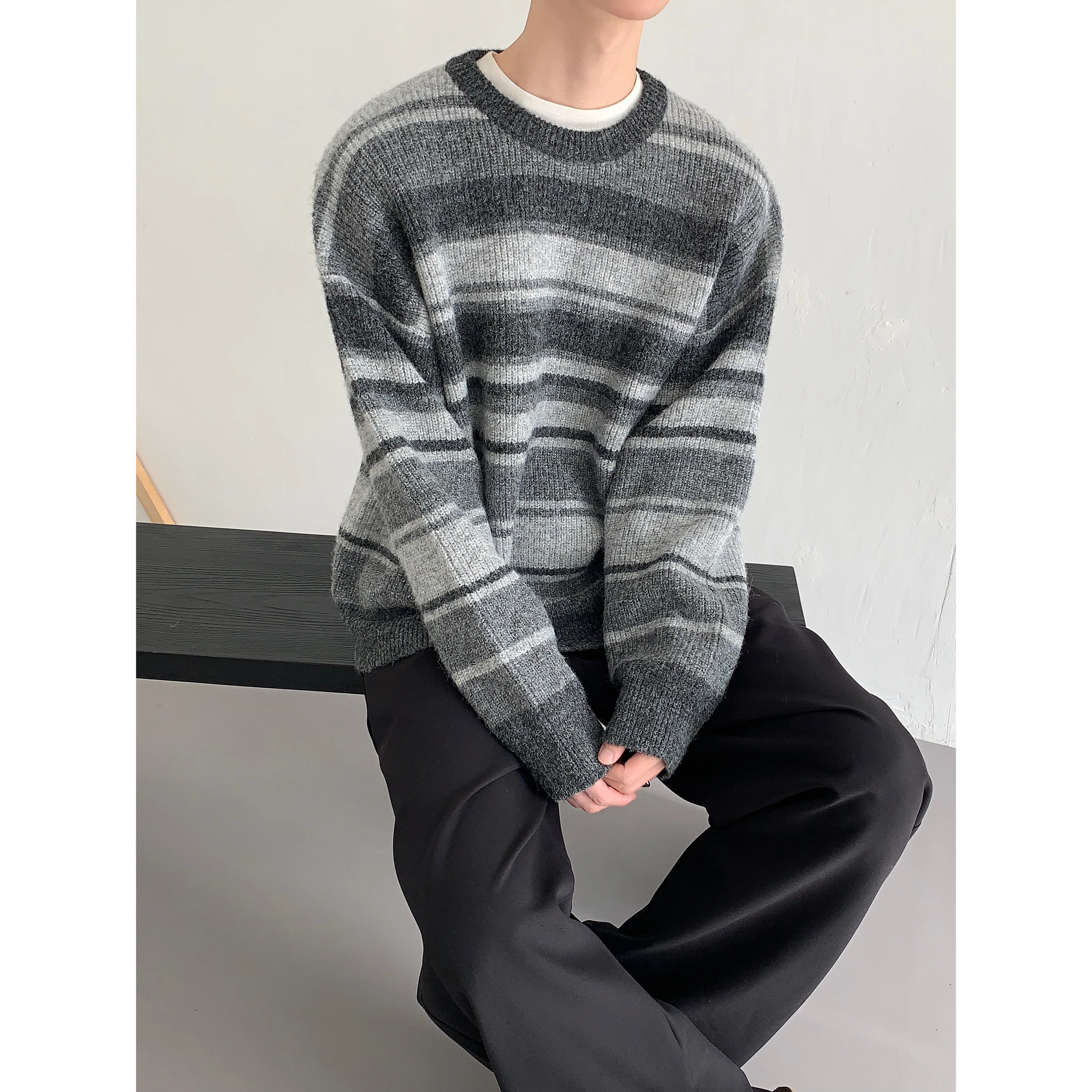 Winter soft waxy stripe thickened round neck cashmere sweater men's high-grade knitted cashmere coat.