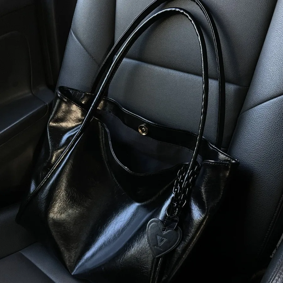 

2025 new love charm large-capacity tote bag ultra-lightweight work commuter bag to send a girlfriend birthday gift shoulder bags