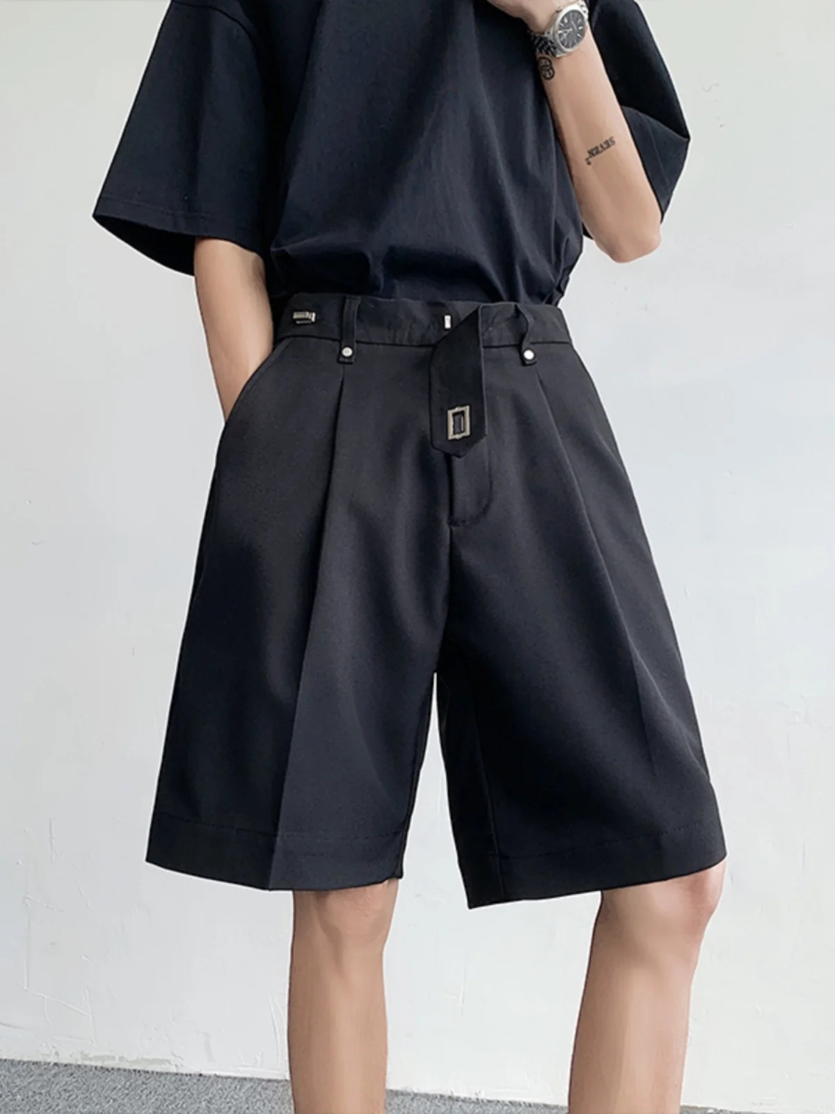 

Black Metal Button Suit Short Pants Men's Casual Mid-Length Italian Neapolitan Light Maturity Style Five-Quarter West Pants