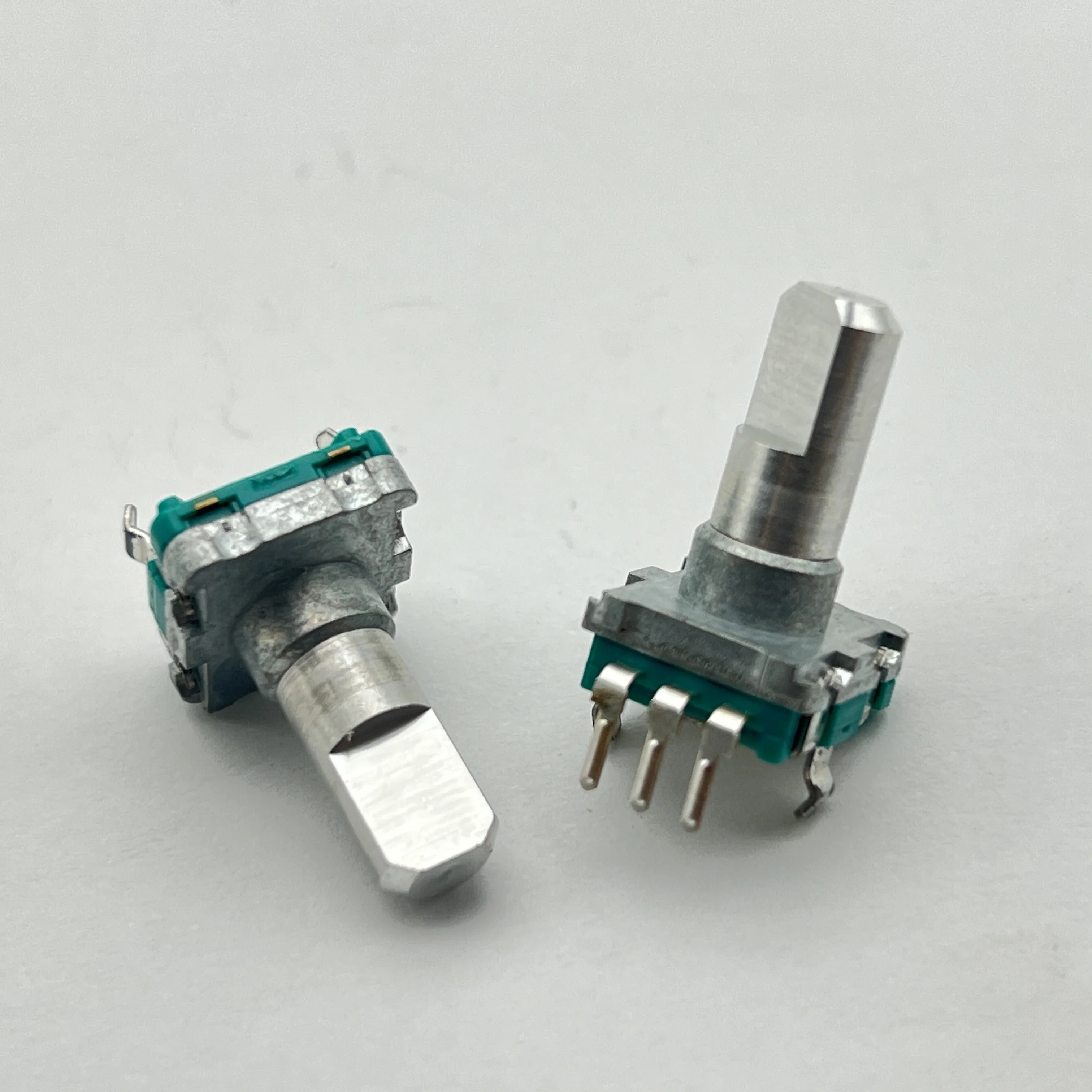 5pcs ALPS Japan EC11E09244BS encoder 20 positions 20 pulses shaft length 15mm oxidized case price
