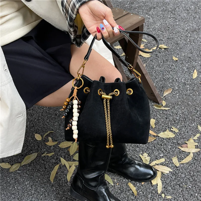 

2025 Trendy Bucket Bag, Luxe Shoulder Purse for Women, Spacious Crossbody Tote, Niche Day-to-Night Bag, Textured Sling Bag