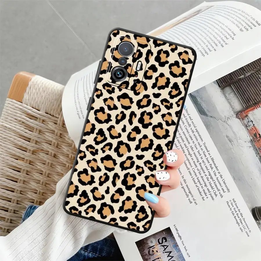 حافظة لهاتف Xiaomi Mi 9T 10T CC9Pro 10 11 13 Lite 9 13 11T 14 Pro غطاء خلفي ناعم بطبعة الفهد البني