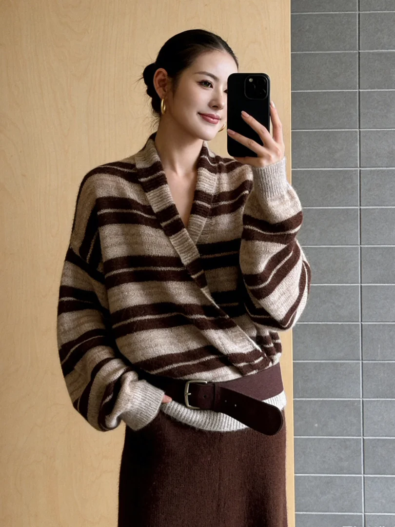 

Korean Sle Loose Striped Knitwear Top Beautiful Lazy Relaxing Early Autumn Outfit Korean Version Comfortable V-Ne Long Sl...