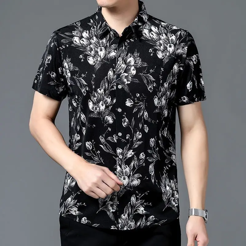 Nova camisa de manga curta dos homens no verão fina floral meia-idade pescoço quadrado casual tendência de impressão de seda gelo versátil coreano 2023