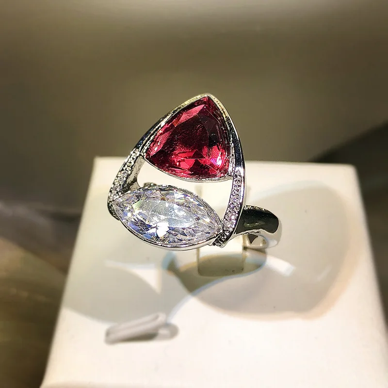 Creative Fashion Red Zircon Ring Women Oval Geometric Silver 925 Stamp Party Cocktail Party Fashion Jewelry Gift