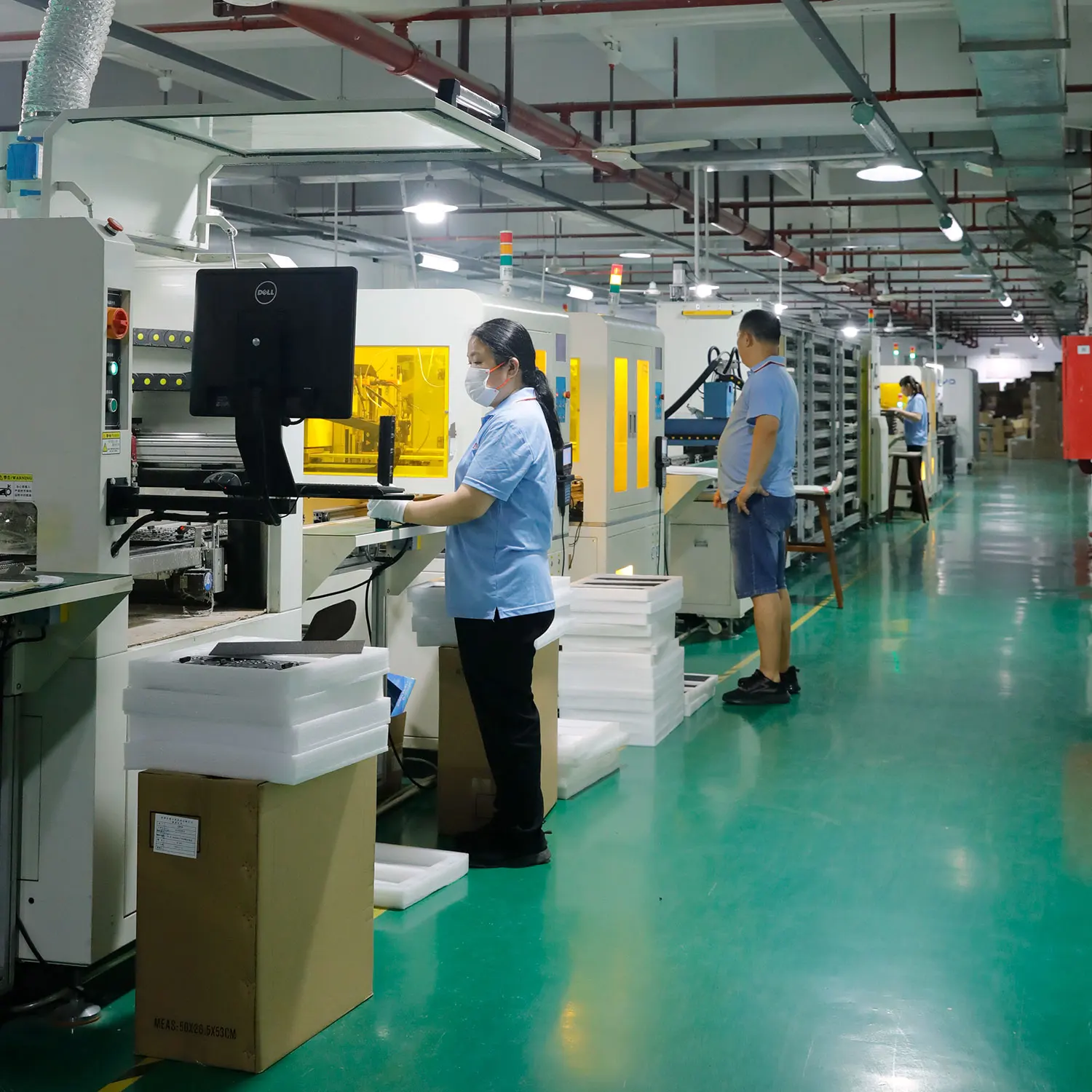 Layar LED Transparan Dalam Ruangan P2.6-P5.2 Panel Layar Kaca Transparansi Tinggi