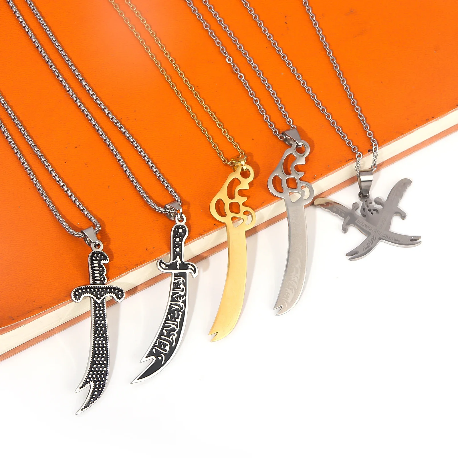 

Vintage Hollow Lettering Knife Necklace Hip Hop Imam Ali Sword Pendant Sword Pendant Necklaces for Men Jewelry Accessories Gift