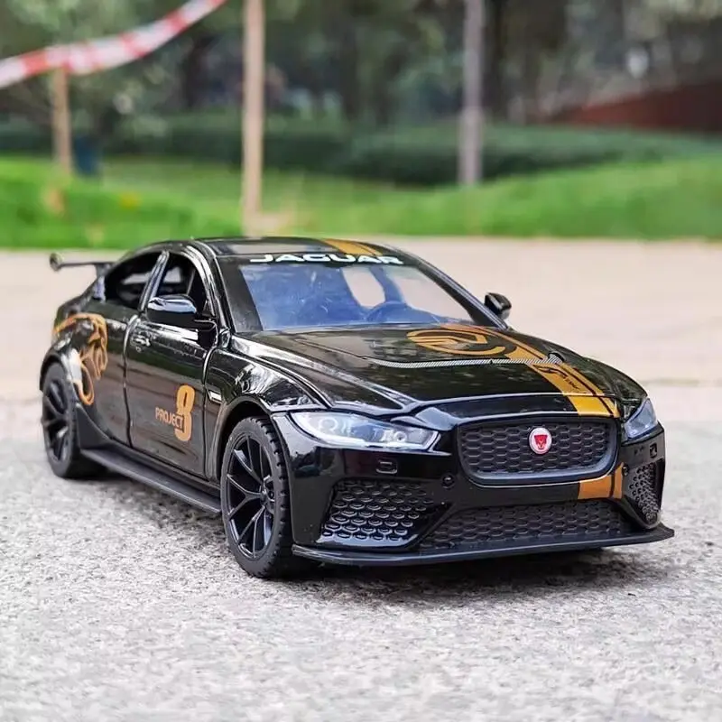 Модель спортивного автомобиля XE SV Project 8 из сплава, модель литая металлическая автомобиля, модель имитации звука и искусства, коллекция игрушек для детей, подарок, 1/24