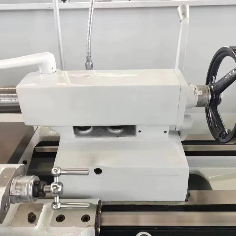 Torno manual horizontal normal do CNC universal do mandril de Manufa da elevada precisão