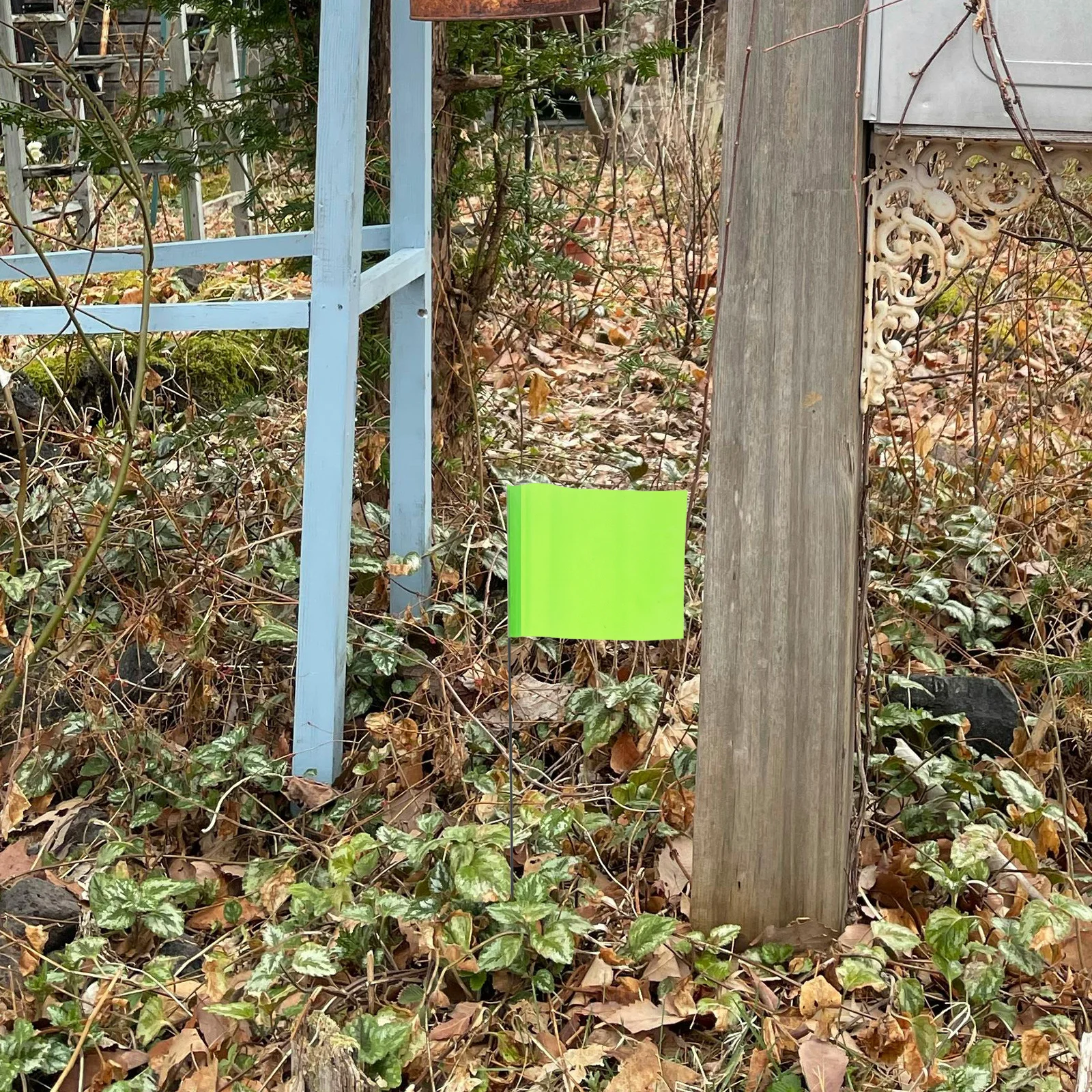 

60Pcs Outdoor Steel Wire Flags Small Yard Sprinkler Garden Marker Lawn Irrigation Marking Flags Flag Markers Yard Flag