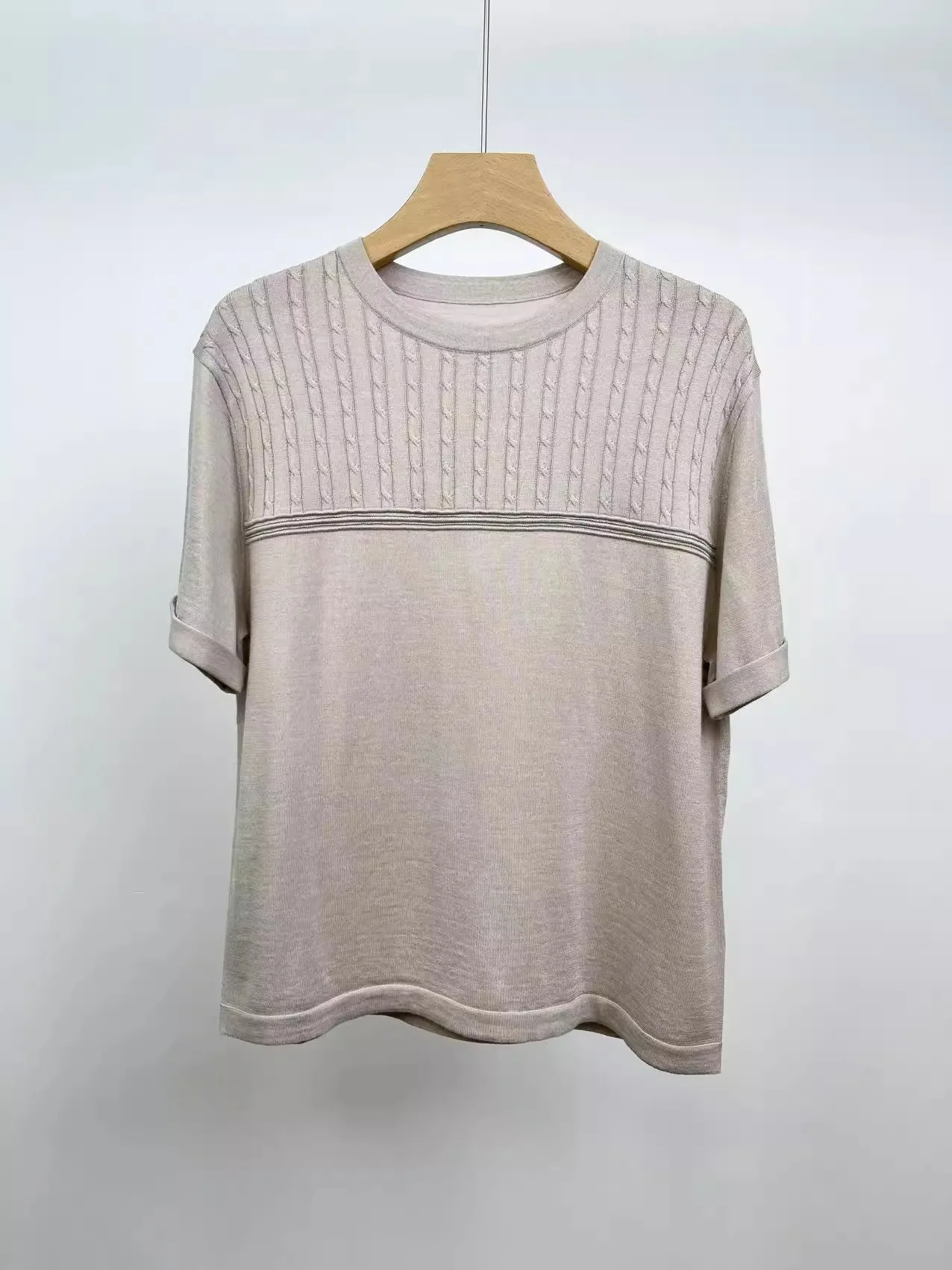 Camiseta de manga corta de lana de seda de tubo recto con cadena de cuentas de industria pesada, top de punto holgado que cubre la carne para mujer