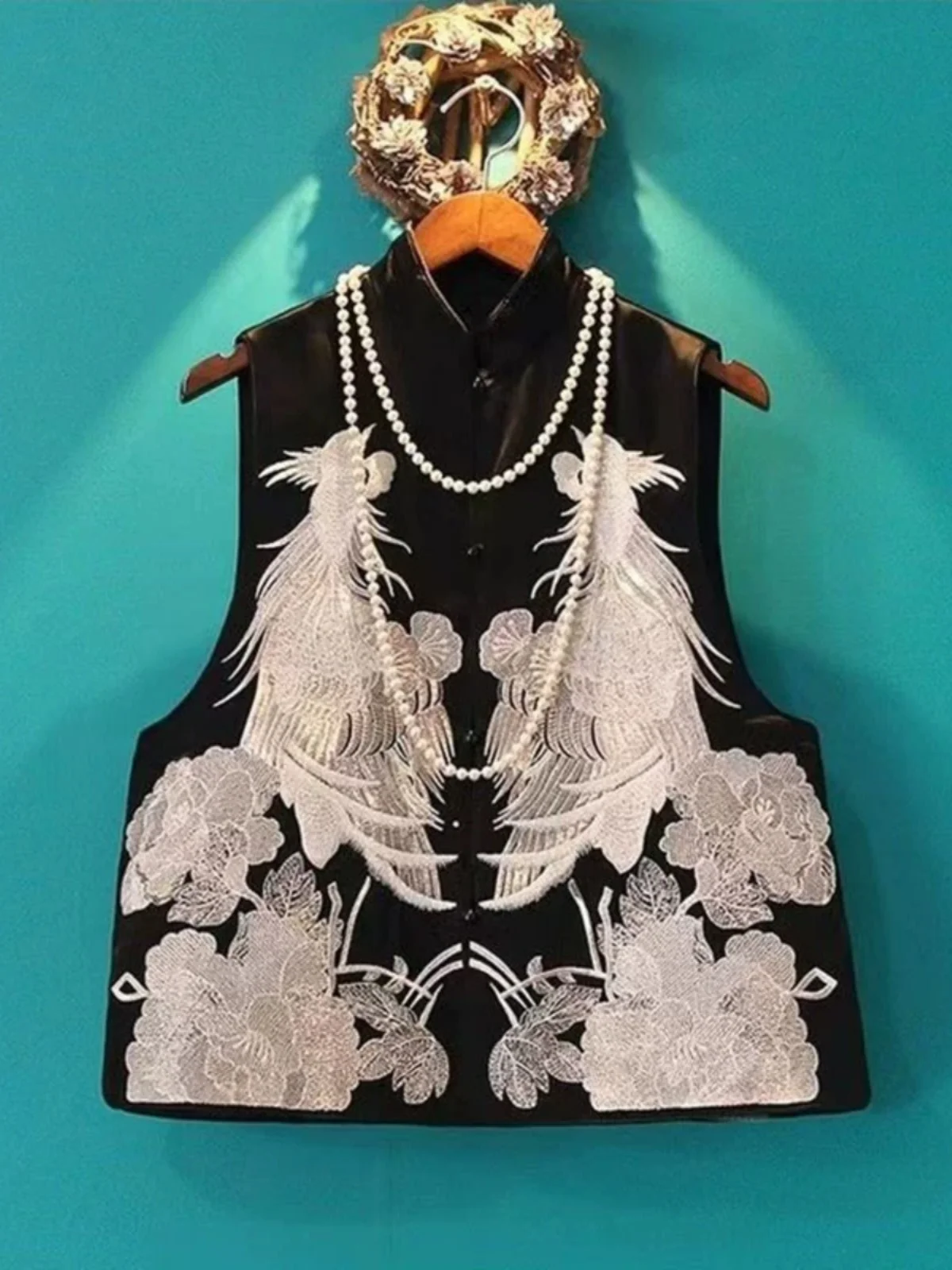 

Spring Autumn Women's Embroidered Stand Collar Vest Wind Disk Button Chinese Sle Reformed Tang Costume oulder Pad Top