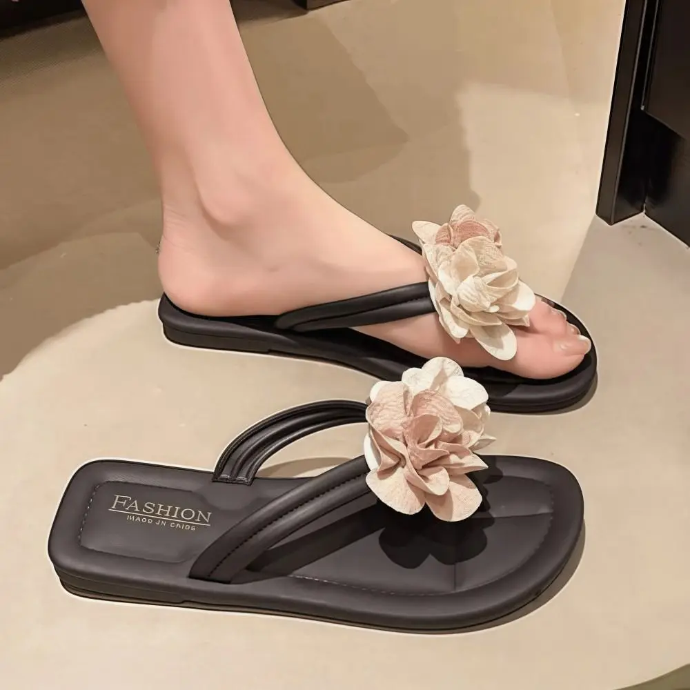 Chinese Style Women's Flip-flops Flowers Decor Non-Slip Flat Sandals Versatile Sweet Summer Beach Sandals Everyday Outfits