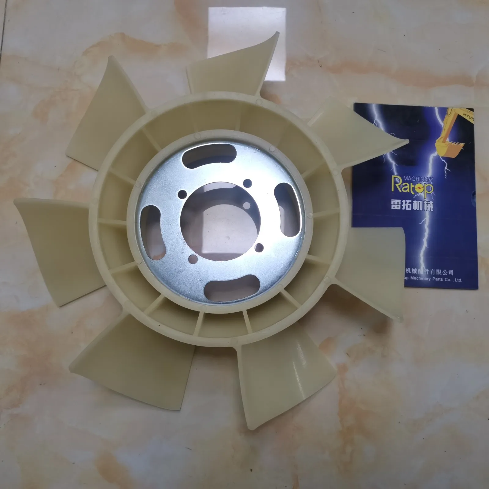 YM129612-44740/YM129612-44743/MD075229 Reliable Excavator Cooling fan blade PC40/50 4D84/8D88